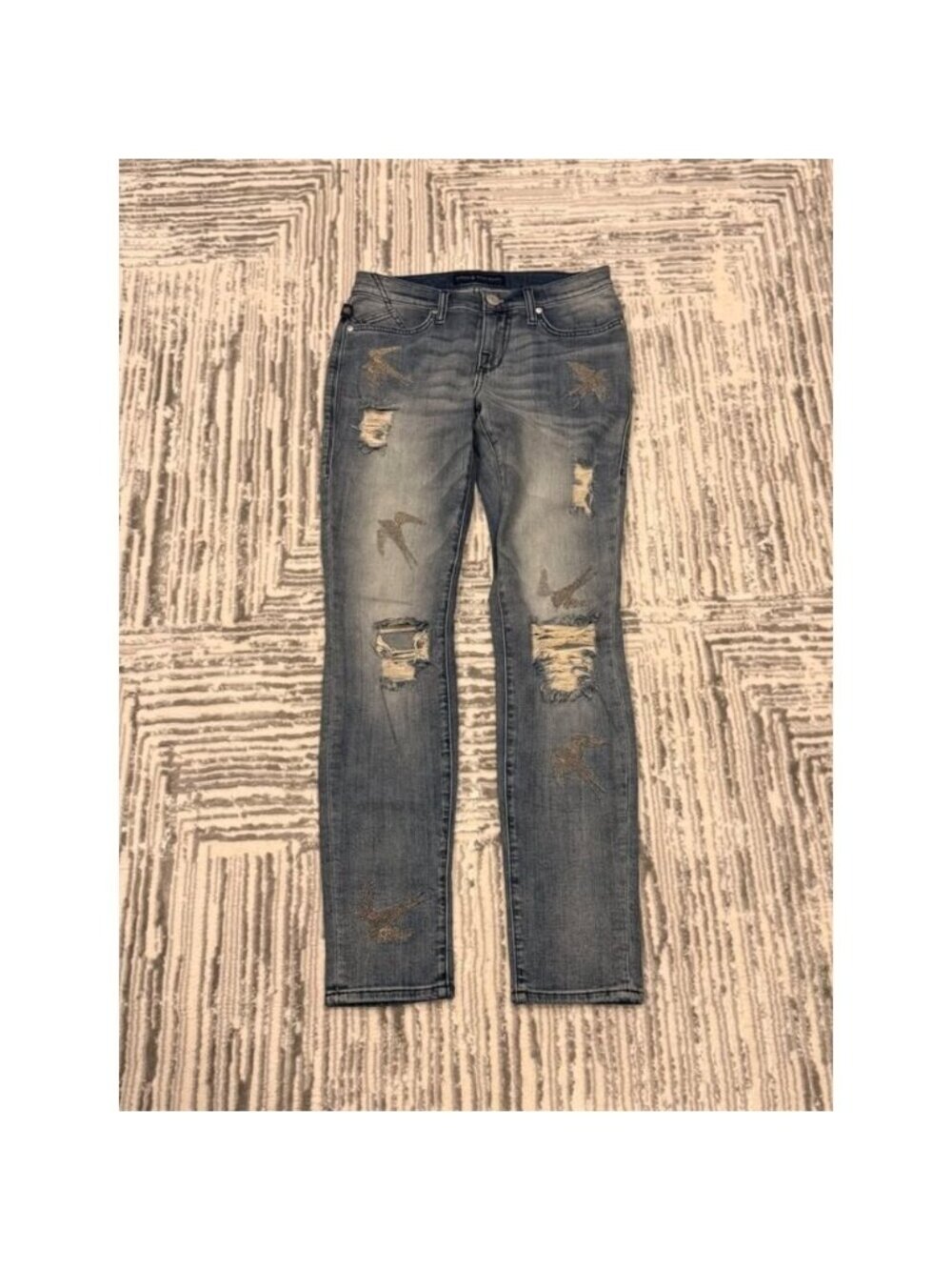 Rock & Republic women's size 4 Blue BERLIN denim Bird embroidery jeans
